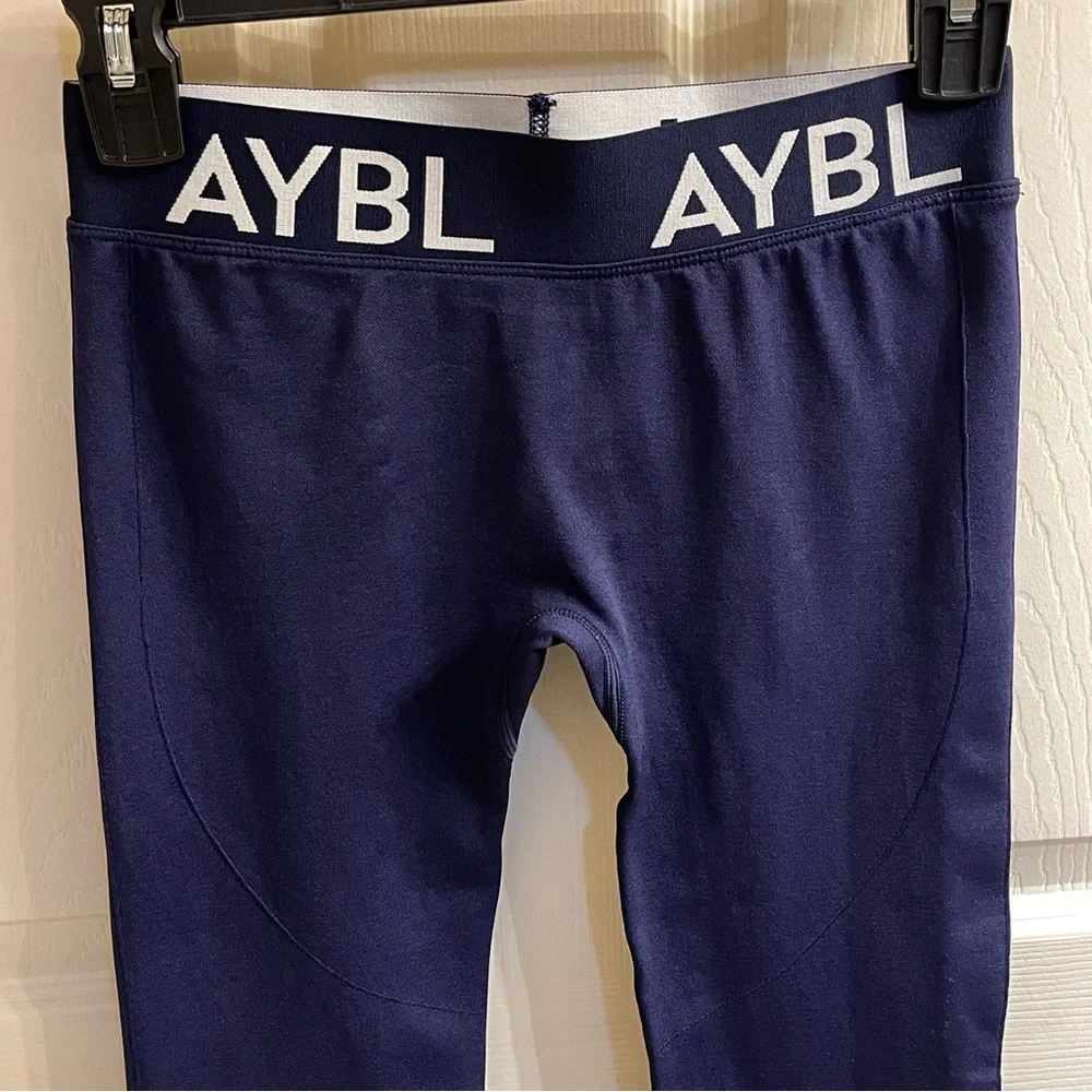 AYBL Navy Staple Seamless Low Rise Athletic Leggings - small